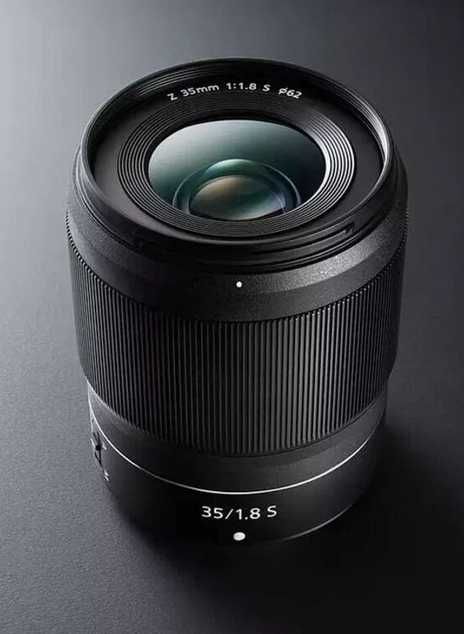 Обектив Nikon NIKKOR Z 35mm f/1.8 S отличен!