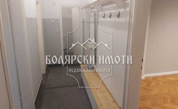 Дава се под наем Офис в Велико Търново, Център - 115 кв.м за 331.5 € - Снимка #8