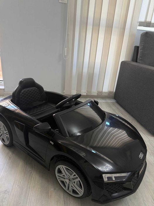 Акумулаторна кола Audi R8 Spyder