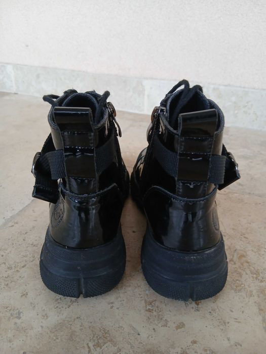 Ghete copii Benvenuti negre din piele naturală lăcuită