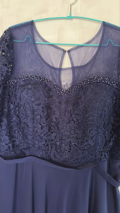 Официална рокля