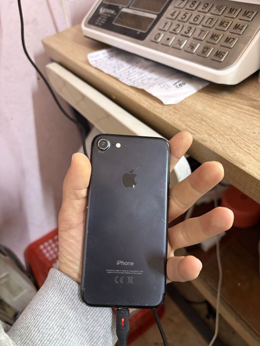 Айфон 7 32гб батрясы оригинал еш жері ауыспаган