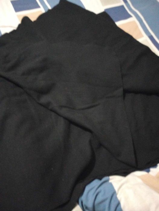 Черен вълнен плат