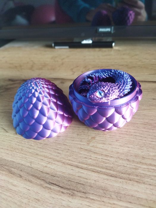 3D принтирана змия в яйце