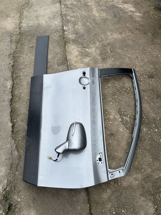 Ușă dreapta față,oglindă dreapta suzuki sx4.