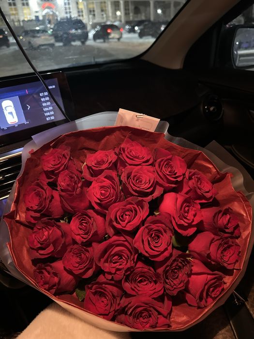 Букет свежих роз