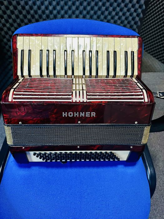 Vand hohner 80 basi impecabil