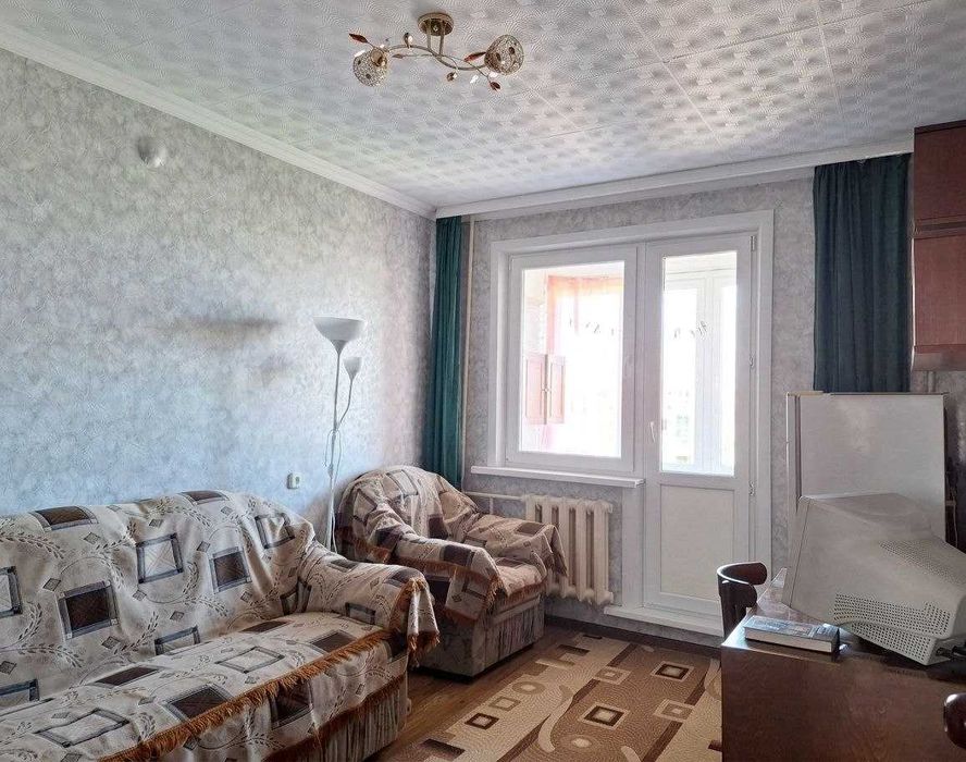 В продаже 4-комнатная квартира.