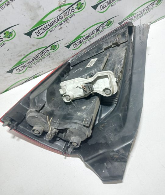 Lampa / Tripla stop stanga pe aripa 8200073236 Renault Megane a 2-a g