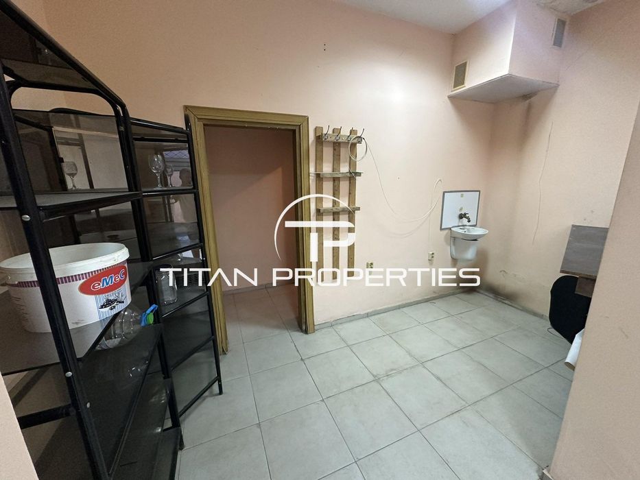 Продава се Магазин в Бургас, Център - 50 кв.м за 1130 €/кв.м - Снимка #4