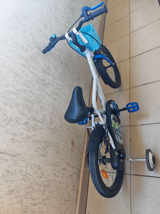 Bicicleta  16inch băieți cu roți ajutatoare