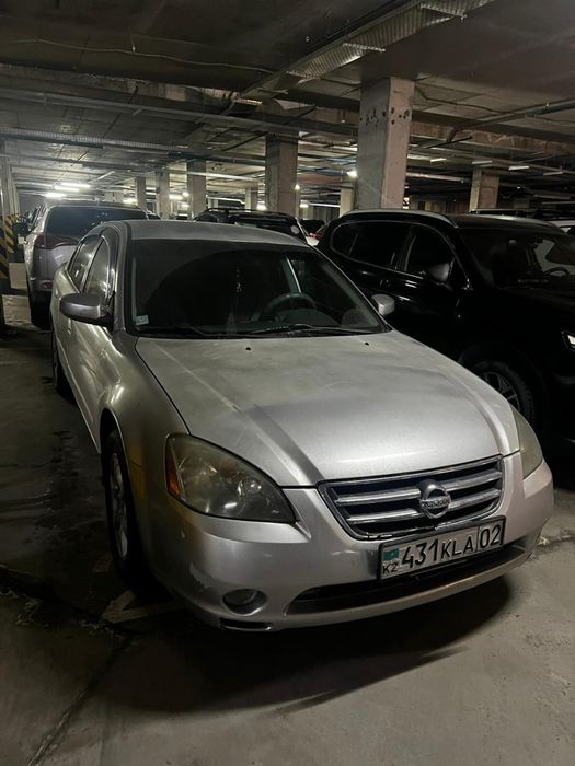 Nissan Altima седан