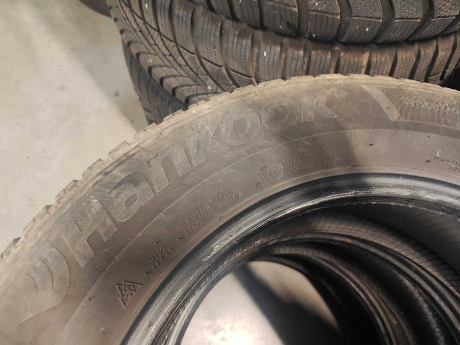 2бр.зимни гуми 215/60/16 Hankook