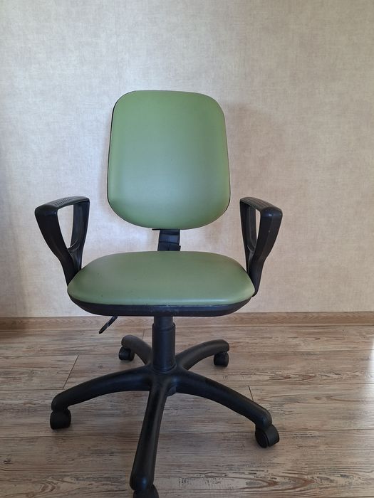 Кресло домашнее кожзам