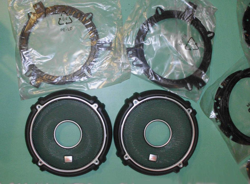 две решетки на динамики JBL