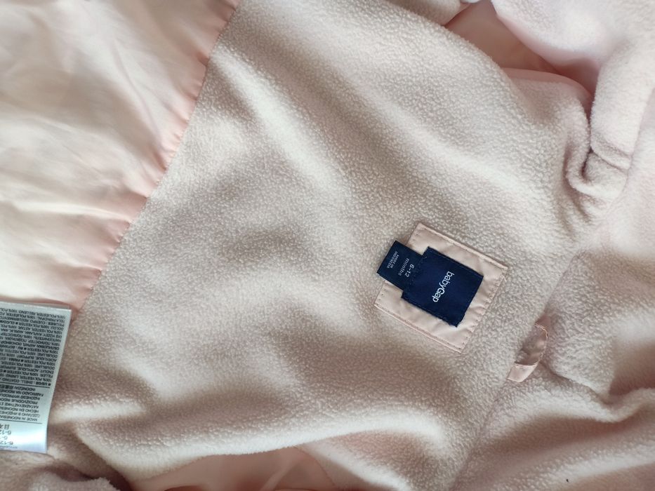 Продам детскую курточку на девочку