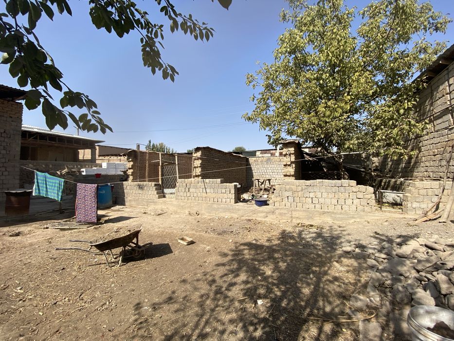 Nazarbek to’qimachi uy sotiladi