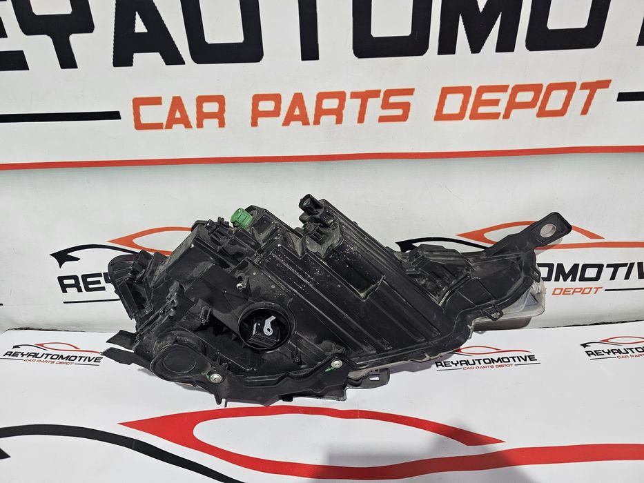 Far stanga led Maserati Levante Facelift 2020 cod  0670152722