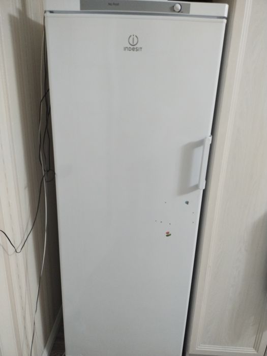 Продам морозильник