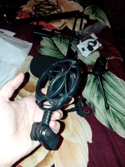 Продам микрофон Fifine t669 б/у