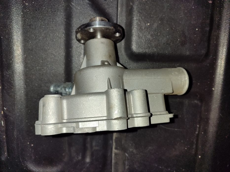 Водяной насос (помпа) — новый