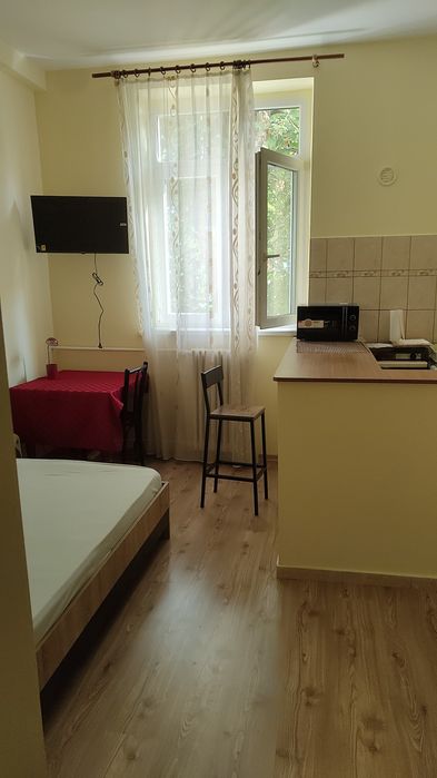 închiriere cam. garsoniera  langa Univ Cuza