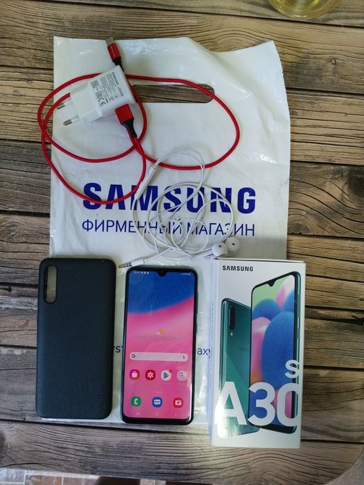 Телефон А30s Samsung