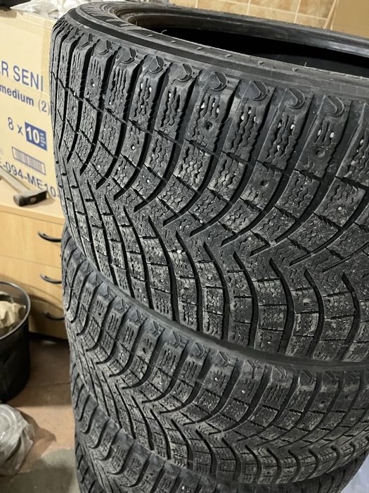 Зимние шины 295 40 r21