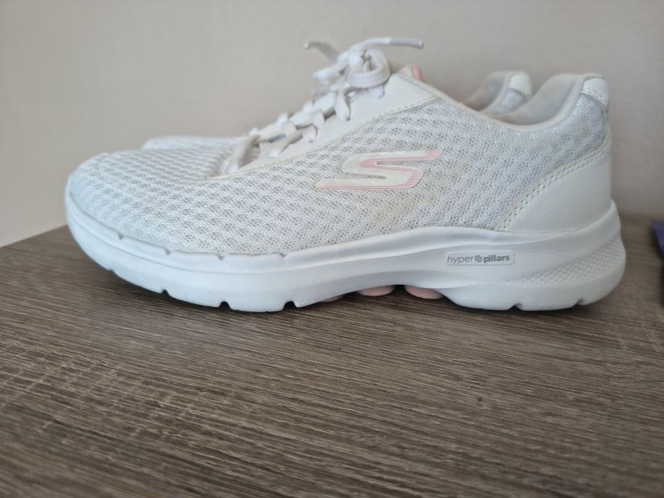 Skechers GoWalk 6