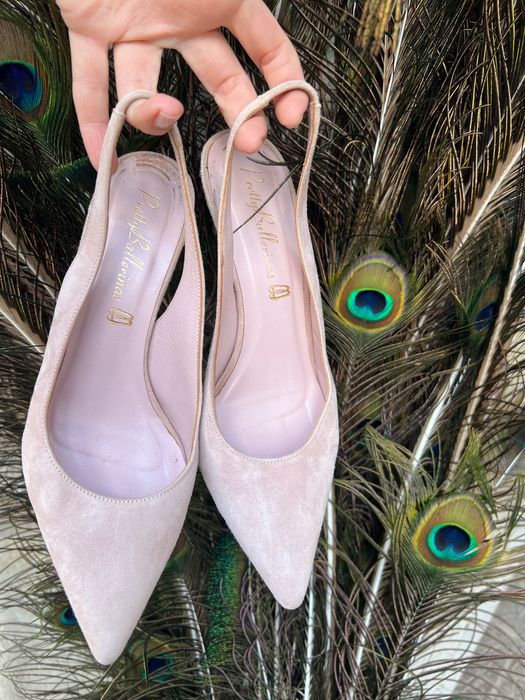 Pretty Ballerinas
Обувки с токче
Велур