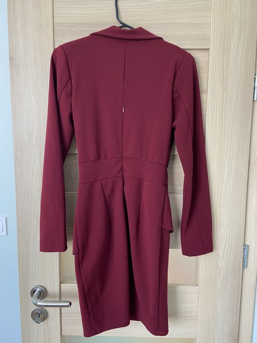 Елегантна къса рокля бордо