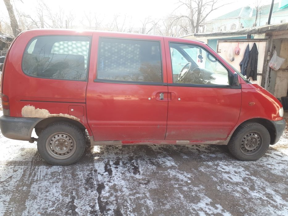 Продаю Nissan Serena
