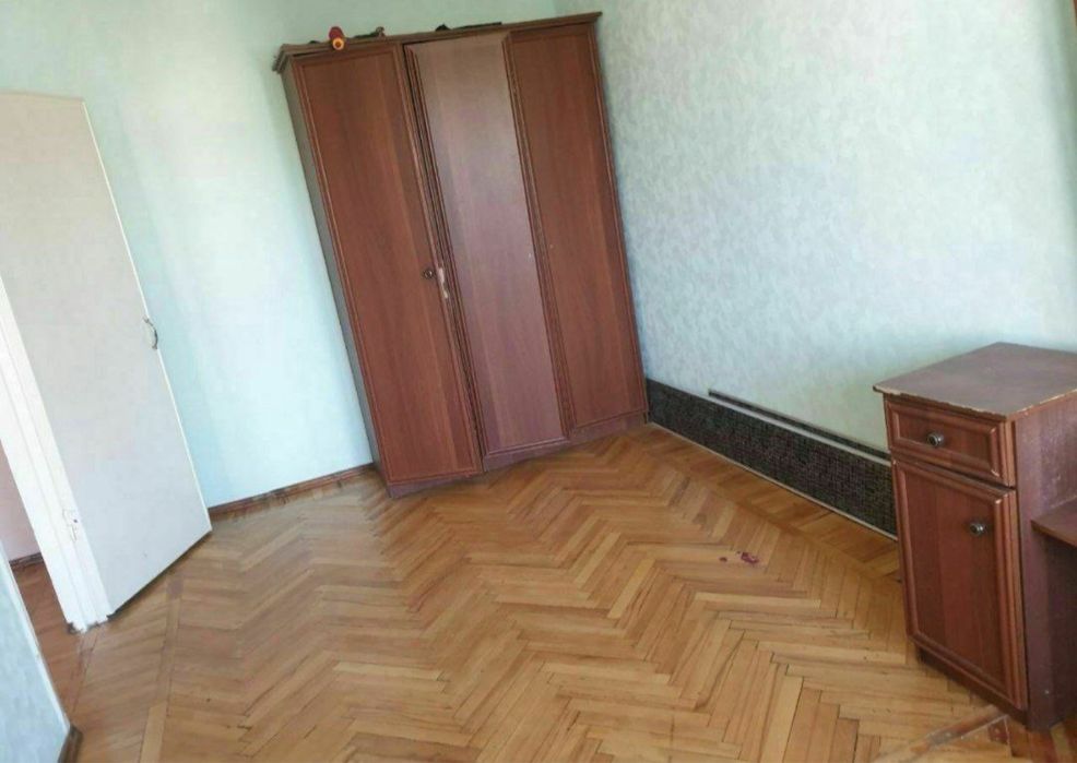 3х комнтная пустая в центре Чирчика на длительный срок