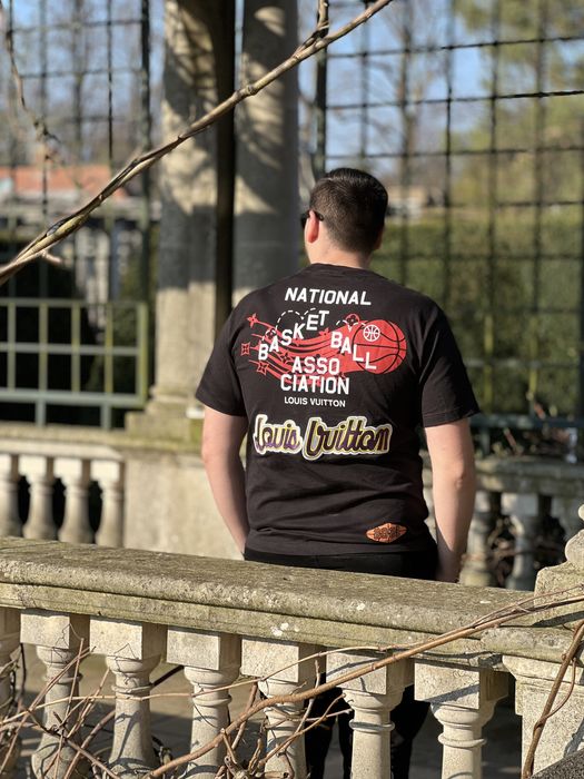 Vând tricou Louis Vuitton x NBA editia din 2021