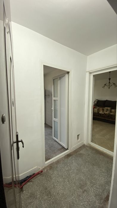 Vând apartament 2 camere semidecomandat, zona Stomatologie, Spital neuropsihiatrie