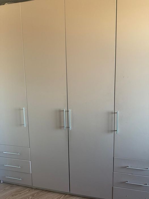 Шкаф, 4 сверчатый