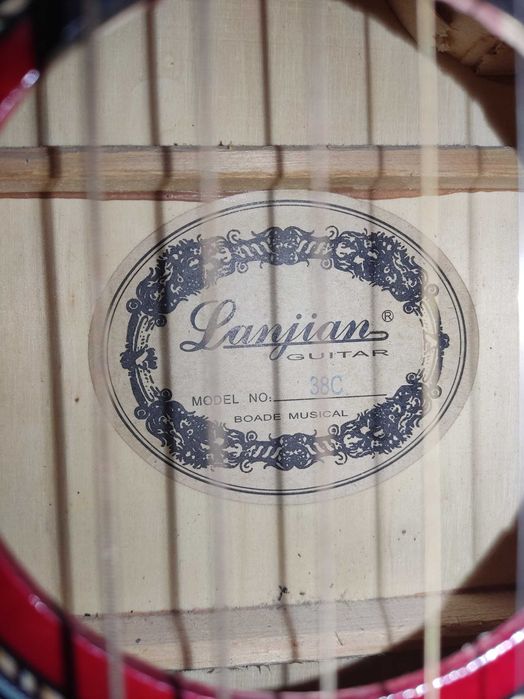 Акустическая Гитара