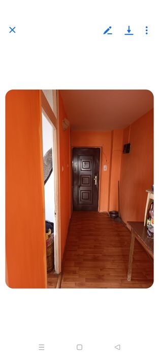 Vind apartament 2 camere,semidecomandat,et 3/4,zona HCC,gol fără gaze,acte la zi