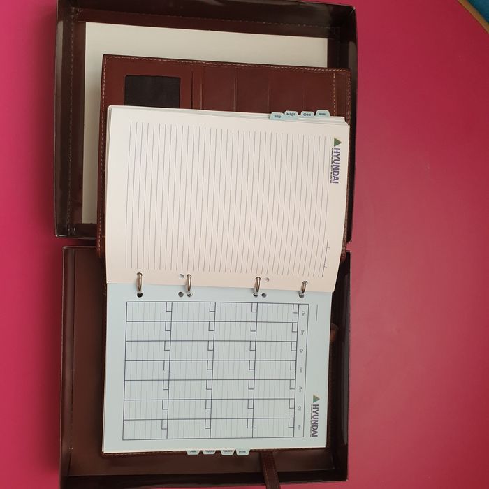 Ежедневник кожаный.