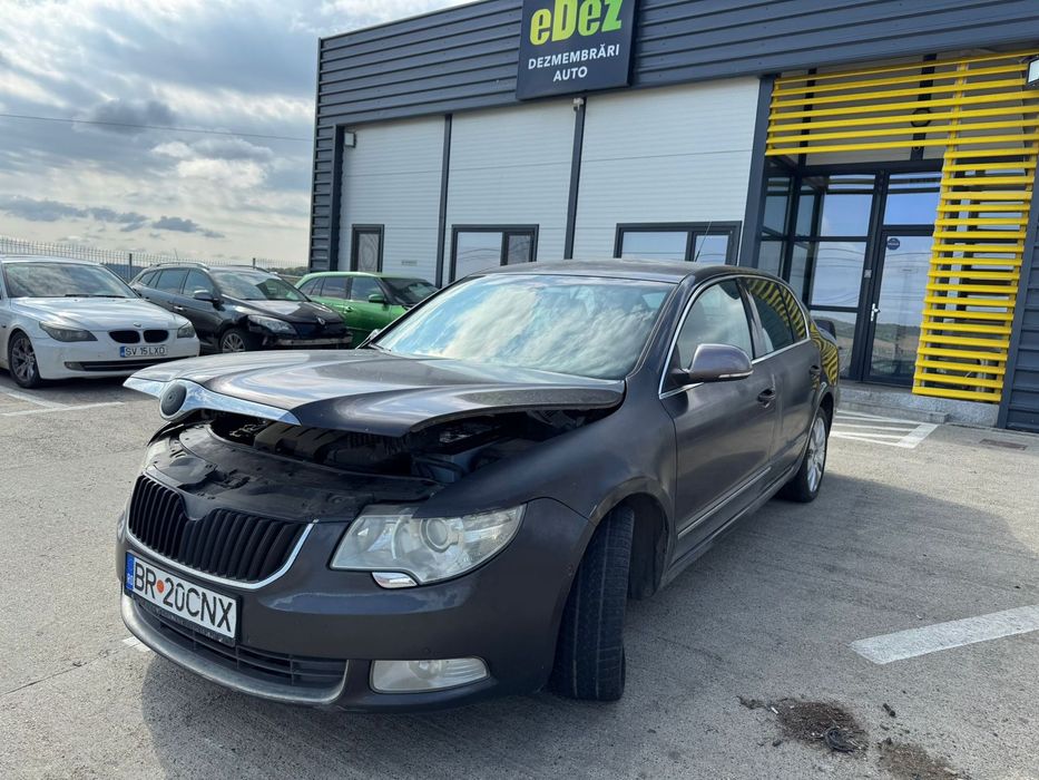 Dezmembrez / Dezmembrari / Piese / Accesorii Skoda superb 2 2009 2.0 tdi cbbb dsg lqt stanga bixenon