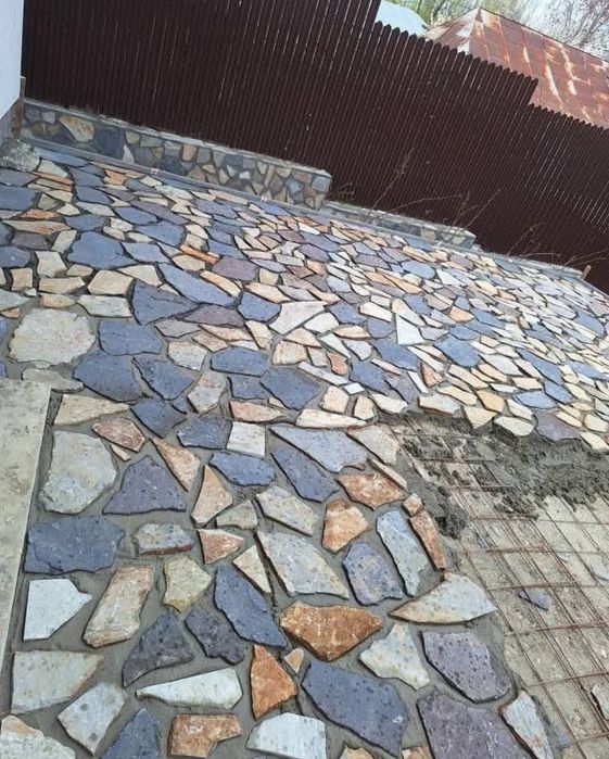 Vând piatră și montez