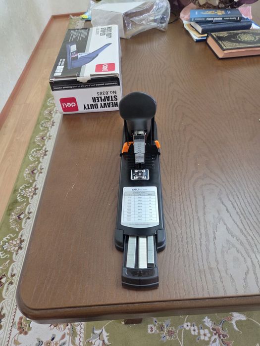 Степлер офисный новый