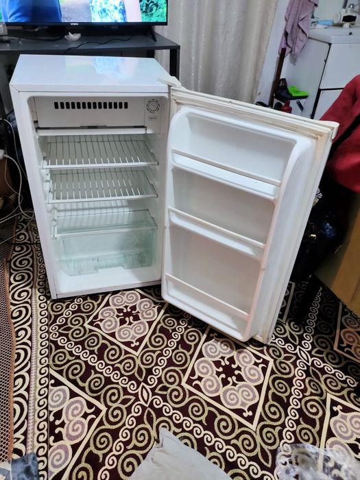 Офисный мини холодильник