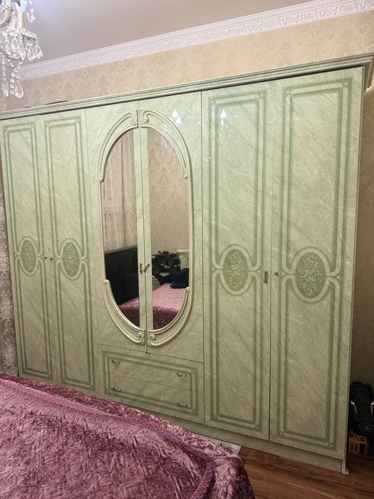 Продам спальный гарнитур