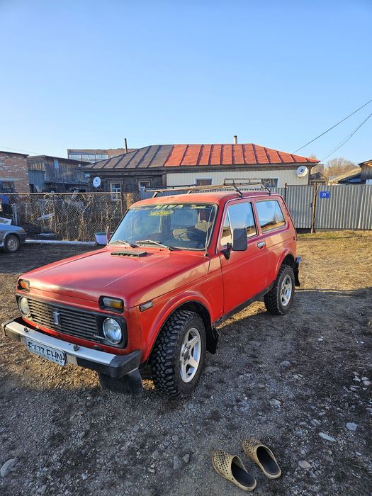 Автомобиль ваз лада 2121