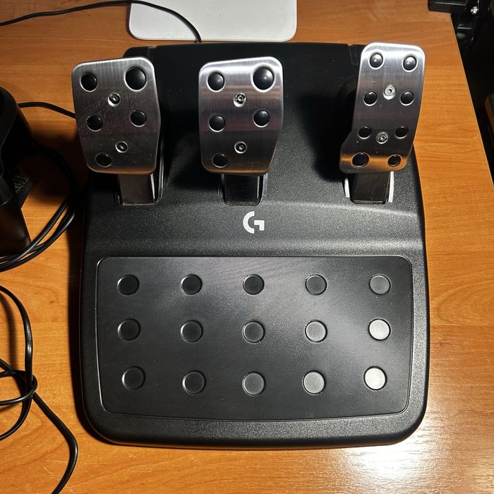 Руль Logitech G923 + коробка передач (для PC / PS4 / PS5)