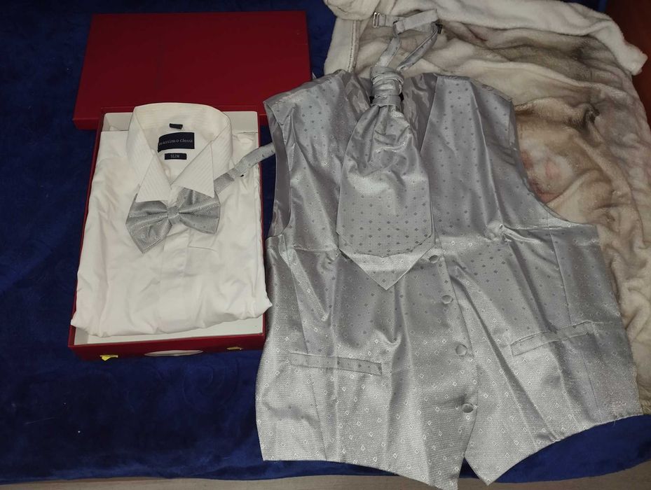 Rochie de mireasă și costum de ginere