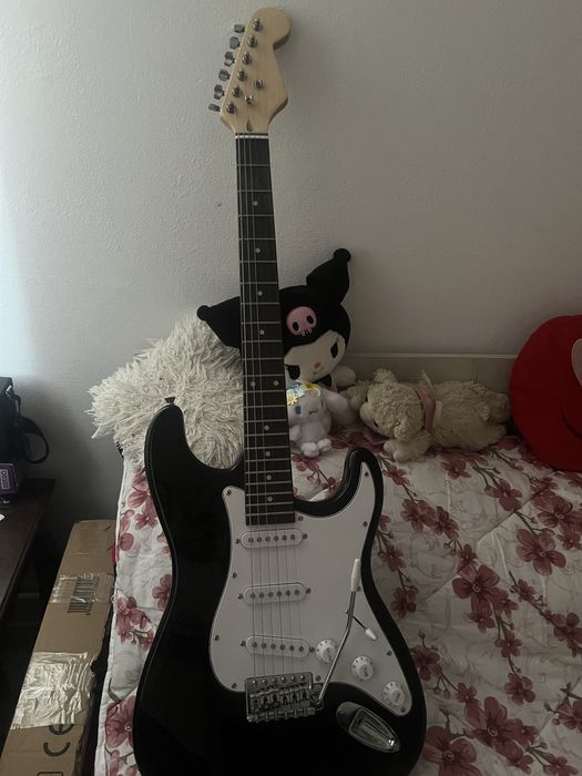 Chitara + amplificator (a fost cumparat)