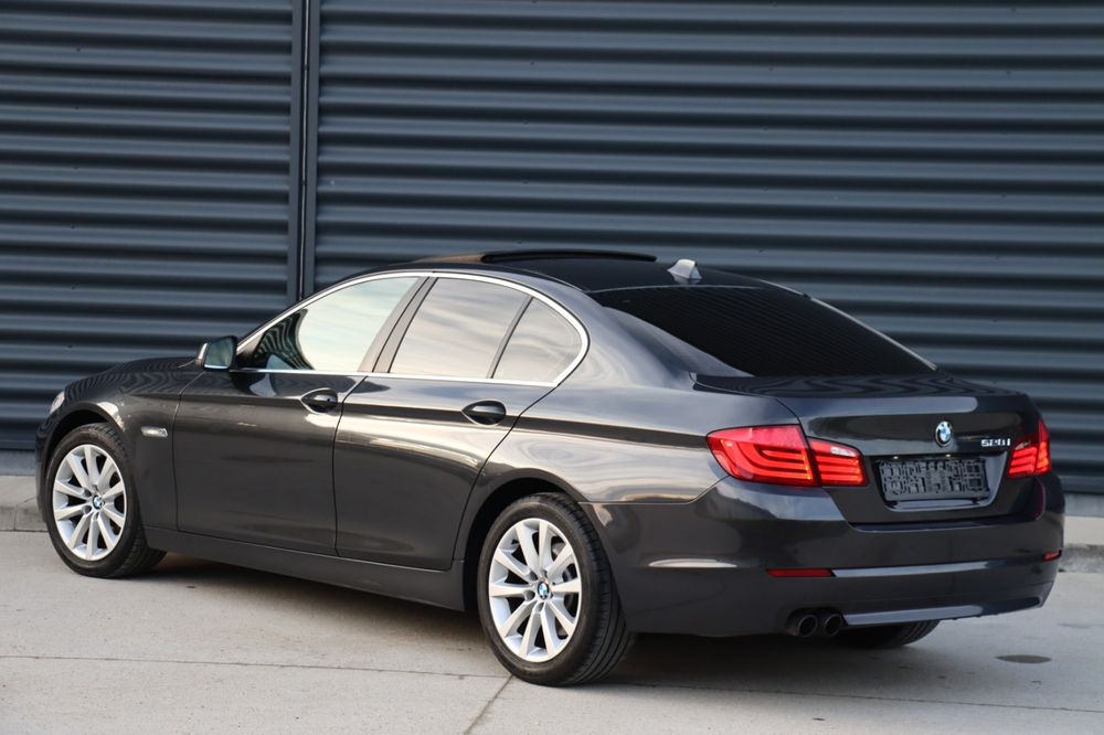 BMW 528i,2 Butoane, Automat, Trapa, Xenon GARANTIE/RATE, Variante auto