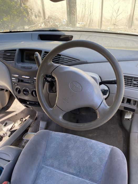 Toyota prius гибрид.                           .